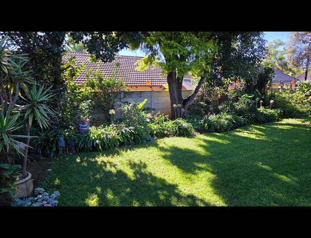 4 BEDROOM HOUSE FOR SALE IN STRUBENSVALLEI